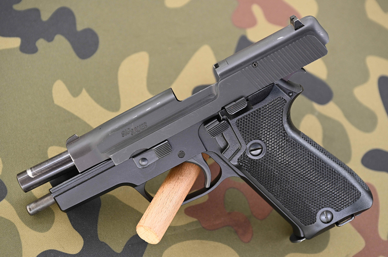 Halbautomatische Pistole P 220 SIG SAUER P220 Kal. 9 mm Luger, Bj. 1981, tiptop! – Bild 4