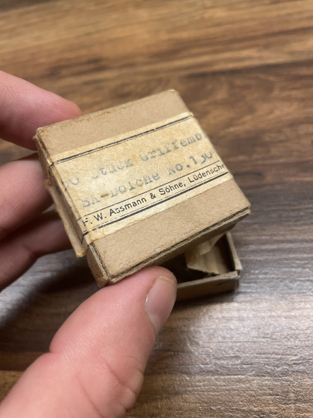 Original Emblem, Pastille für den SA oder NSKK Dolch Hersteller Assmann – Bild 3