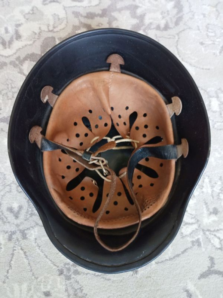 Helm Schwarz aus Alu – Bild 2