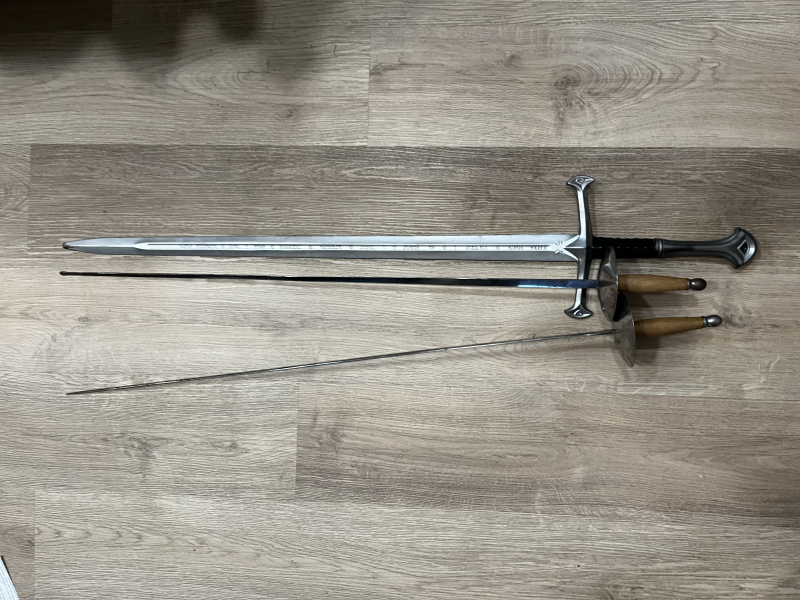 Herr der Ringe-Schwert mit Ritterkostümen – zdjęcie 2