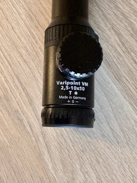 Zeiss Varipoint VM 2,5-10x50 mit Schiene & Abs. 56 für Drückjagd – Bild 2