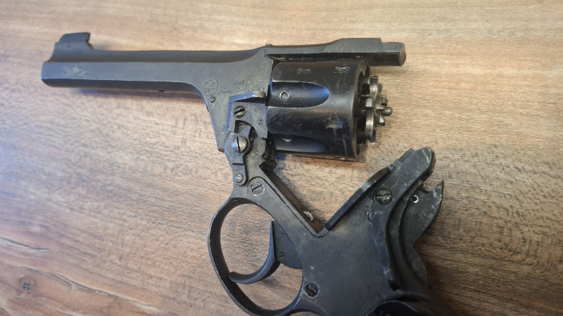 Enfield Revolver / Knickrevolver ohne Hahnsporn – Bild 3