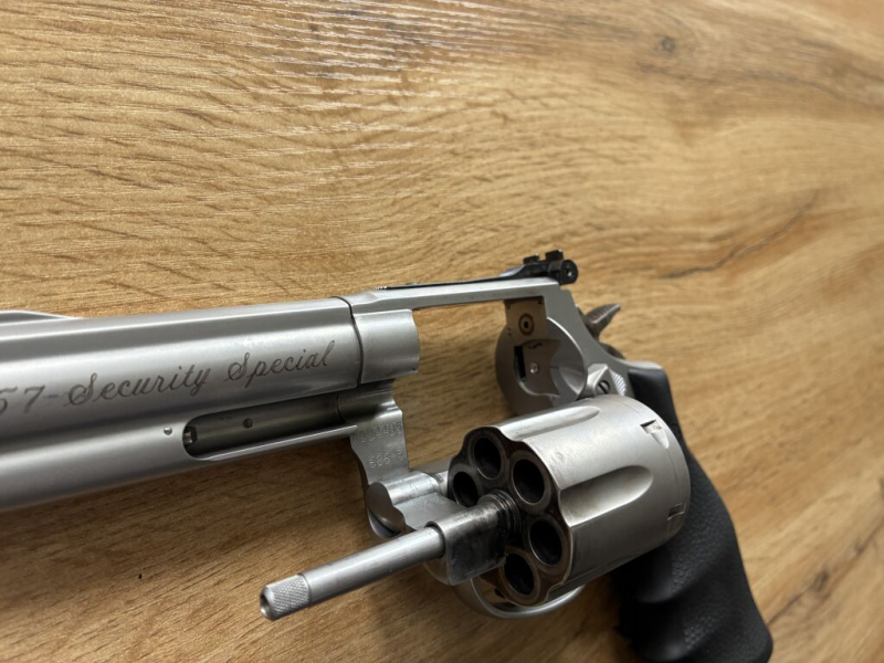 Smith & Wesson Revolver 686-5 Security Special, Kaliber .357Magnum, 4'' – Bild 3