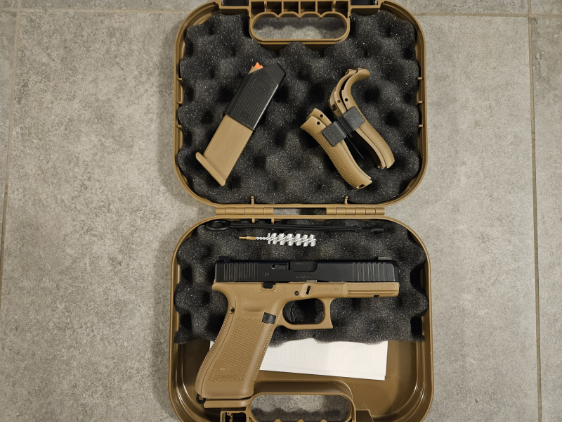 Halbautomatische Pistole Glock 17 Gen. 5 FR Coyote im Kaliber 9 mm Luger – stampa 2