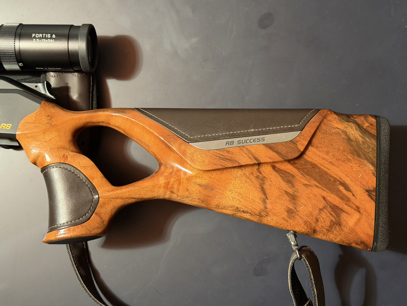 Blaser R8 Success Leder HK4 - 8x57 IS + .223 Rem - Leica Fortis 6 – Bild 3