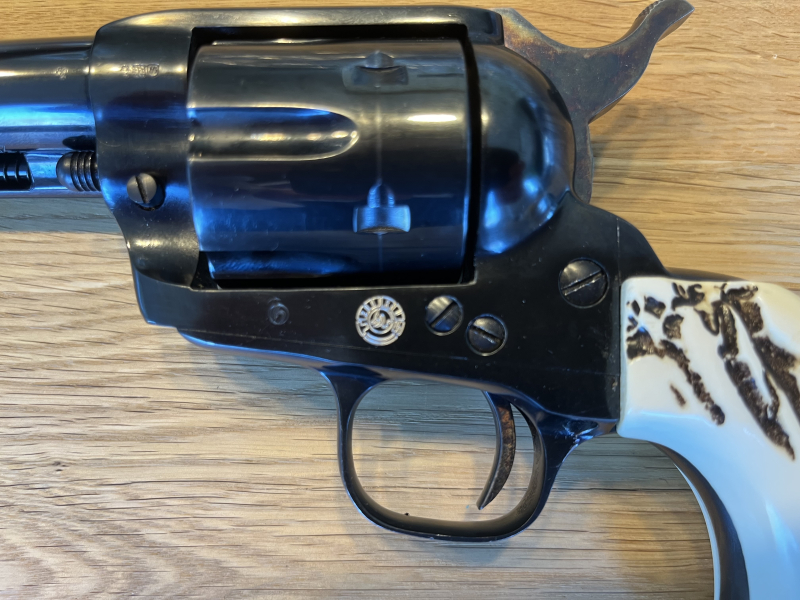 SAA Revolver Taurus Gaucho .45 LC – imagen 4