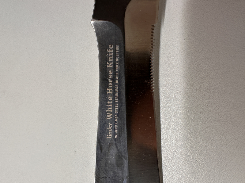 Linder White Horse Knife (Nr. 440915) – 440A Stahl, Teilsägezahn, Hirschhorn & Lederscheide – Bild 2