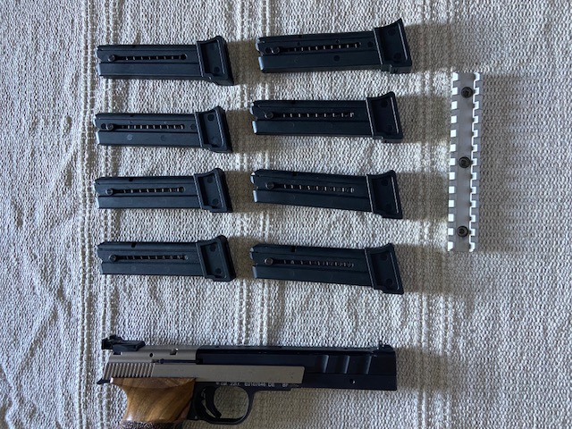 Walther Hämmerli X-ESSE IPSC 22lfb. mit 8 Magazinen und Holster – Bild 2