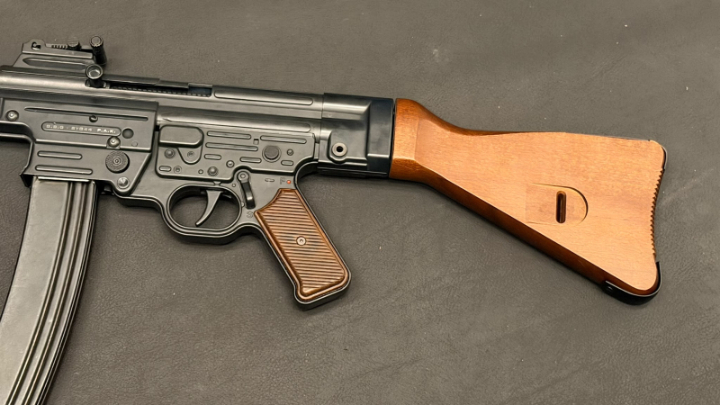 GSG StG44 Echtholz 9mm P.A.K. Gas-/Signalwaffe | 25 Schuss | Lederriemen | Schreckschuss | PTB1085 – Bild 5