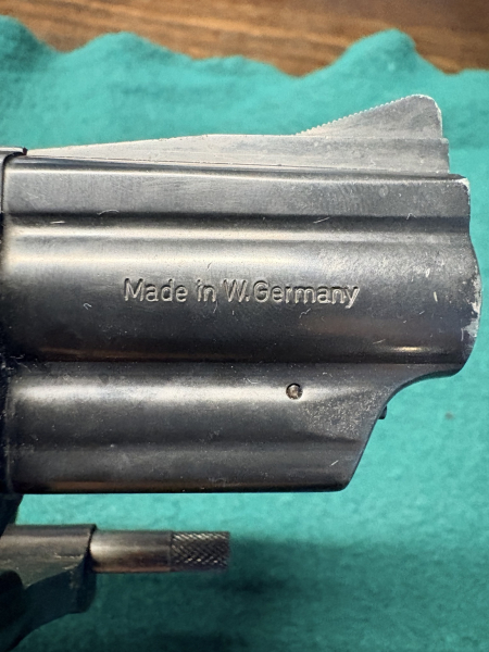 ERMA EGR 77 PTB 233 – 9 mm R Knall/Gas – 2,5 Zoll – Holzgriff – mit Abschussbecher – Bild 4
