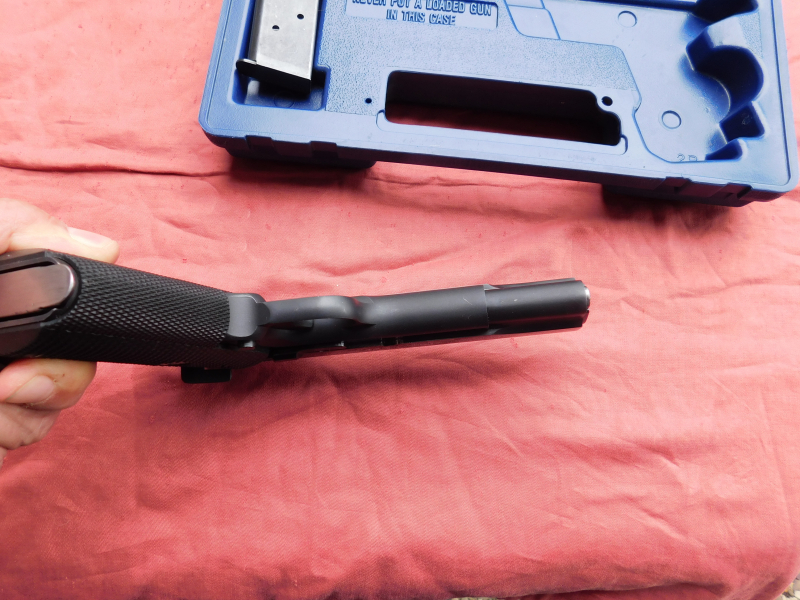 Colt Government Serie 80 Kal. 45 ACP, mit Reservemagazin und Koffer. – Bild 4