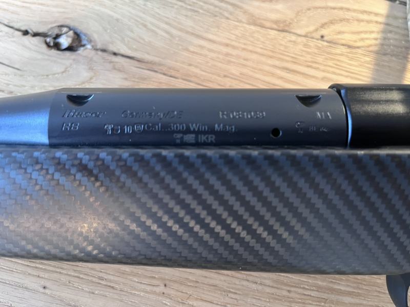 Blaser R8 .300 Win. Mag. | Raven Arms Carbon M80 | 52 cm Lauf | extrem leicht & führig – Bild 3