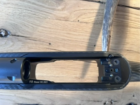 Blaser R8 .300 Win. Mag. | Raven Arms Carbon M80 | 52 cm Lauf | extrem leicht & führig – Bild 4