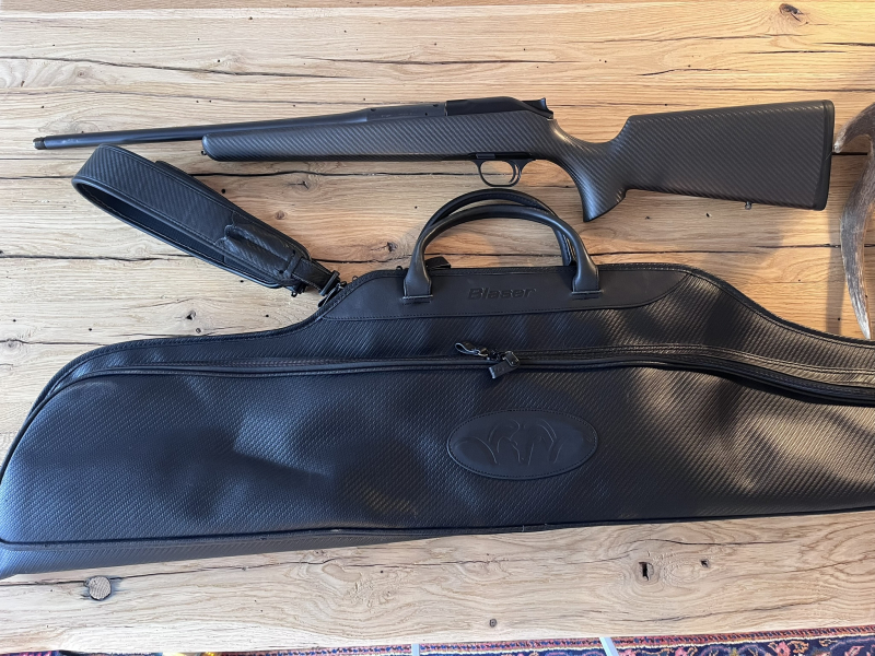 Blaser R8 .300 Win. Mag. | Raven Arms Carbon M80 | 52 cm Lauf | extrem leicht & führig – Bild 2