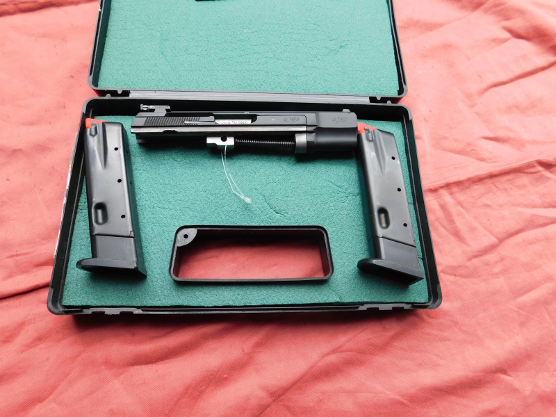 CZ 75 Wechselsystem Kadet Kal. 22 Lr. im origin. Koffer und 2 Magazinen – Bild 2
