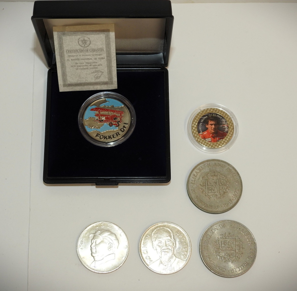 Konvolut-Münzen und Tokens, farbige Münzen,Cuba,Liberien, England – Bild 1