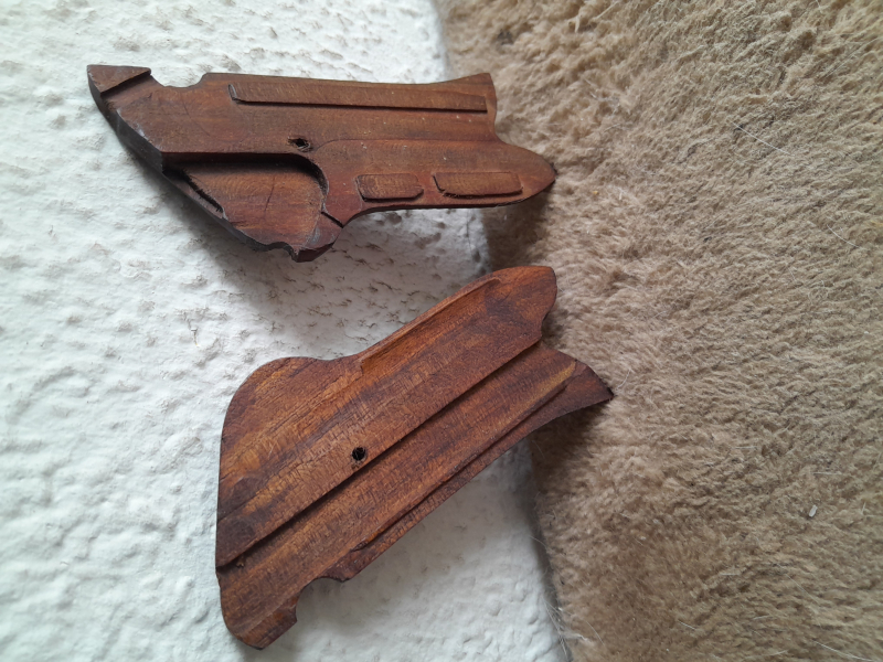 Griffschalen Pistole 08 – Bild 2