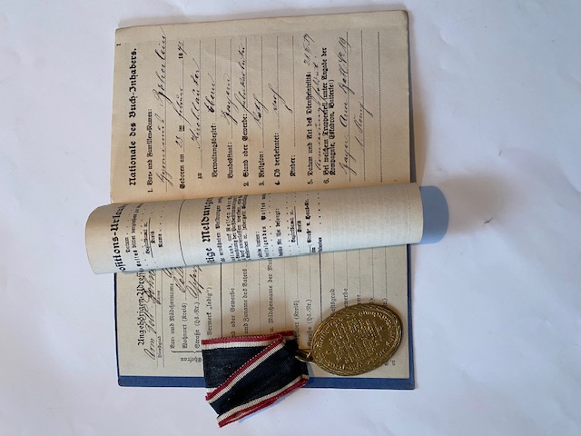 Dt.Reich Bayern Bayreuth Wehrpass Orden 1914 Foto G98 – Bild 3