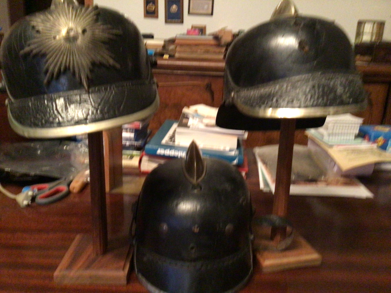 3 Feuerwehrpickelhauben – bild 2