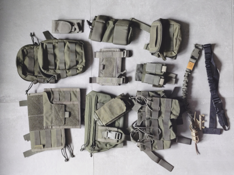 Warrior Assault System DCS Plate Carrier, Rucksack und Zebra Gefechtshelm – Bild 2