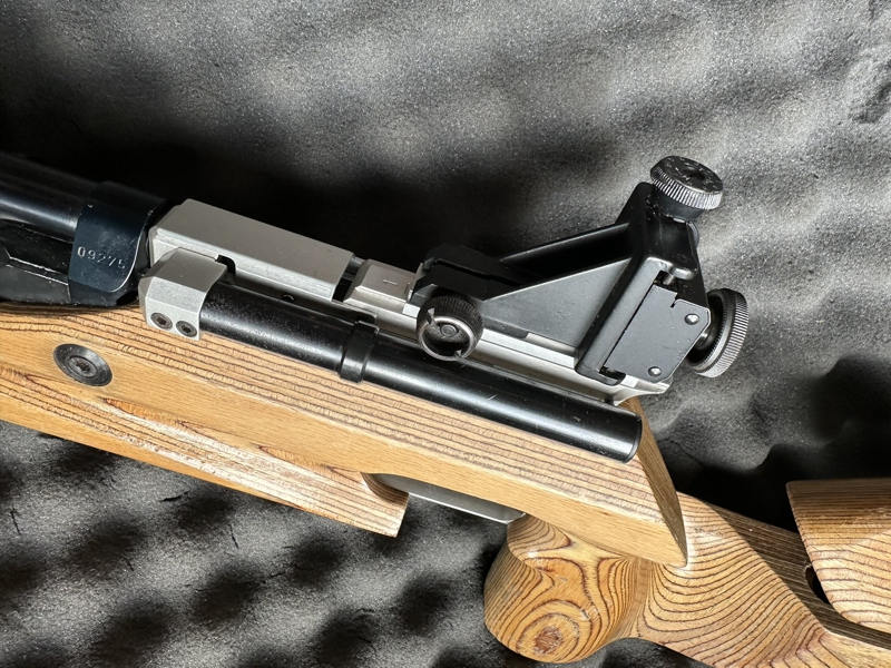 Feinwerkbau P70 Links Matchgewehr Pressluft Luftgewehr Holzschaft – Bild 2