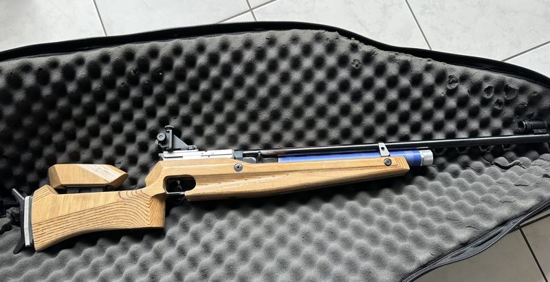 Feinwerkbau P70 Links Matchgewehr Pressluft Luftgewehr Holzschaft – Bild 4