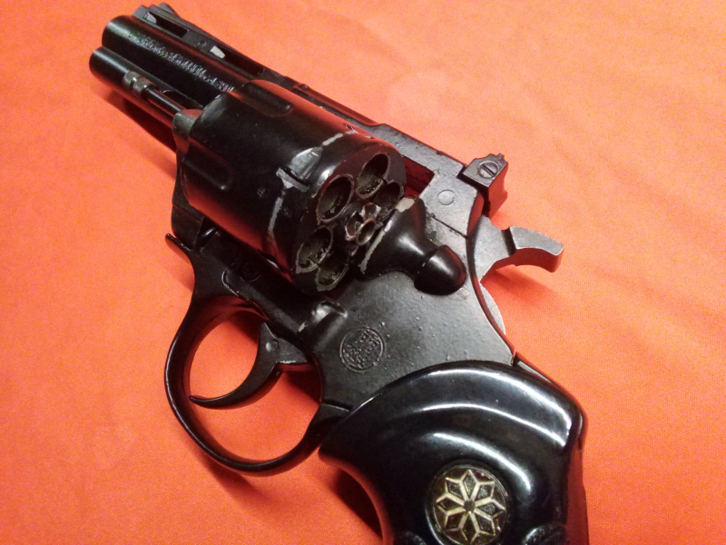 Biete einen Revolver Modell Python.9mm – εικόνα 2