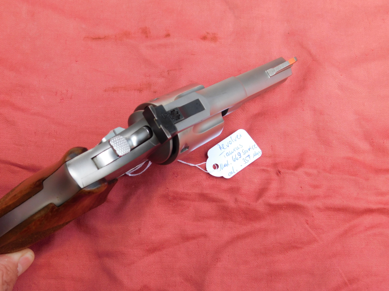 Taurus Mod. 669 Service in Stainless Ausführung, Laufänge 3 Zoll Kal. 357 Mag. Nillgriffschalen – Bild 3