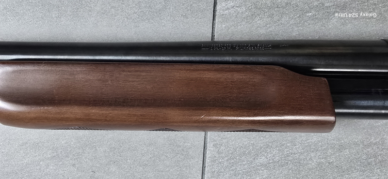 Mossberg 500A Kal. 12/76 -20" – Holzschaft – sehr gepflegter Zustand – geringe Schussbelastung – Bild 4