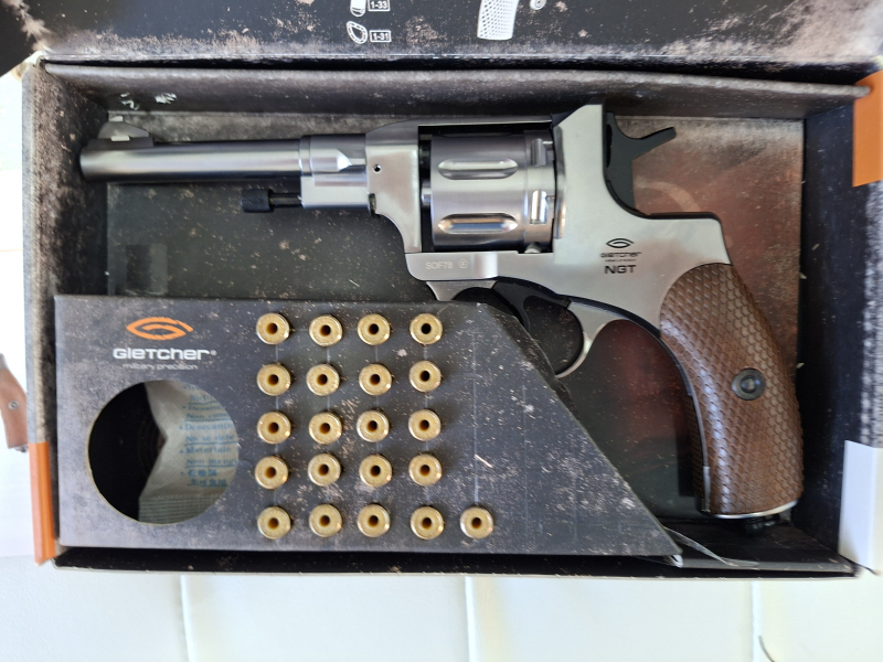 Nagant Co2 Revolver NGT Gletcher cal. 4,5 BB silber mit 21 Ladehülsen neu – Bild 1