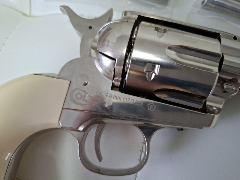 Colt SAA vernickelt cal 4,5mm Diabolo mit 18 Ladehülsen neuwertig – Bild 2