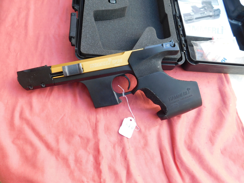Hämmerli SP20 Kal. 32 S&W WC mit Wechselsystem Hämmerli SP20 Kal. 22 LR, 2 Magazine und Koffer – Bild 4
