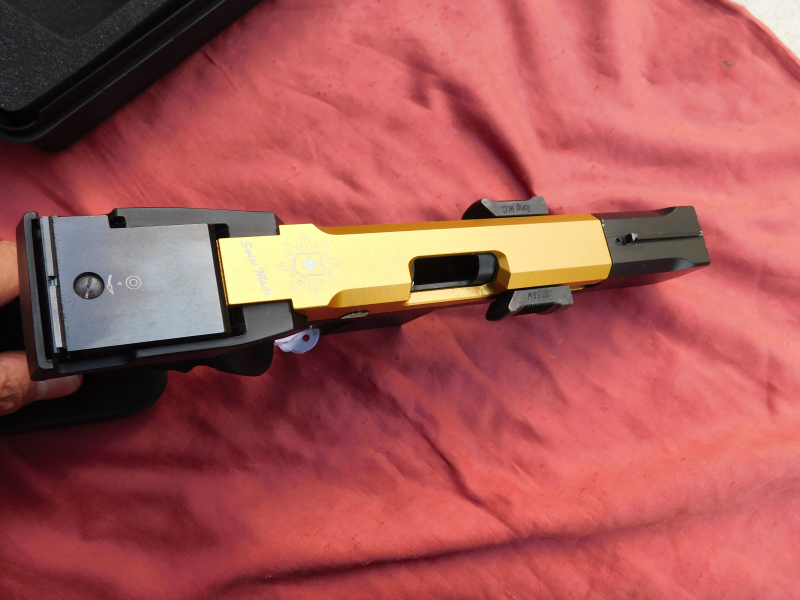 Hämmerli SP20 Kal. 32 S&W WC mit Wechselsystem Hämmerli SP20 Kal. 22 LR, 2 Magazine und Koffer – Bild 3