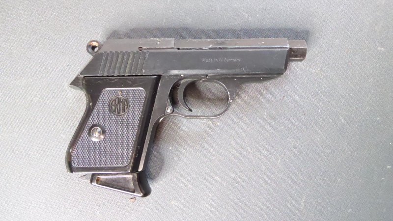 Schreckschuss Pistole ERMA WERKE Neueres Model EGP 65 Kal.8 mm K PTB 400 – Bild 1