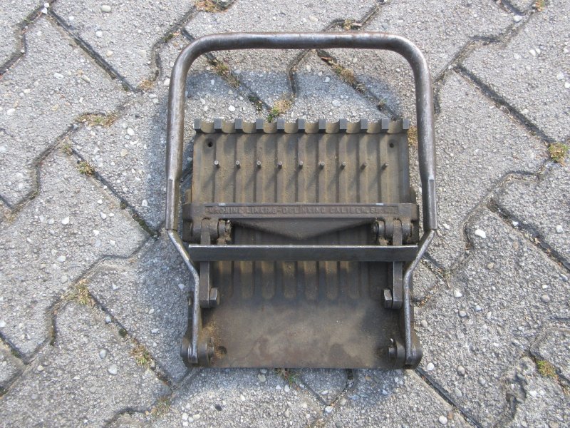 Original US Army Link Loading Machine Cal. .50 BMG Gurt Lade MaschineBMG M7 M9 – slika 1