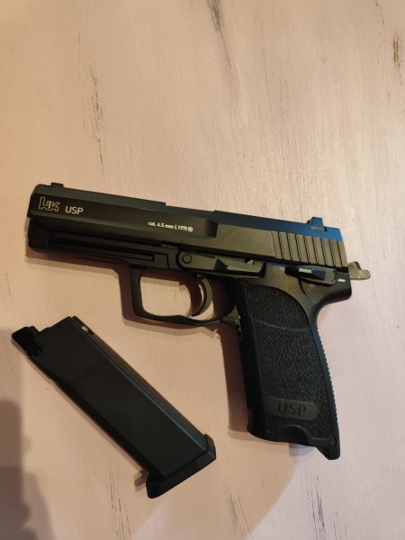 Heckler & Koch USP CO2 4,5 mm Blowback + NEUES 50€ Magazin – Bild 1