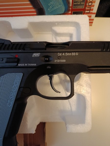 CZ Shadow 2 Schwarz Stahl BB Co2-Pistole 4,5 mm Blow Back (P18) mit zwei Magazinen – Bild 2