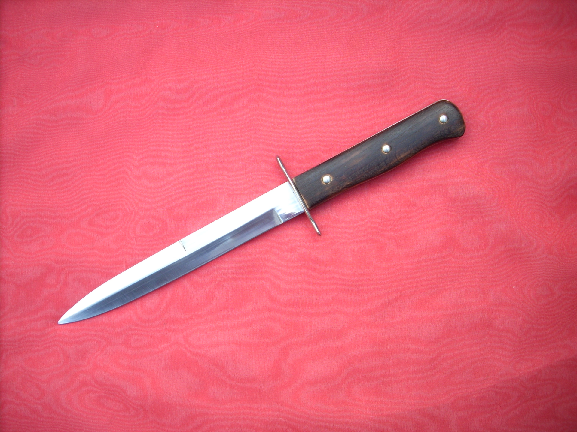 Grabendolch mit Dolchparier / Infanteriemesser - Dolch, Säbel, Degen, Messer, Bajonett – Bild 1