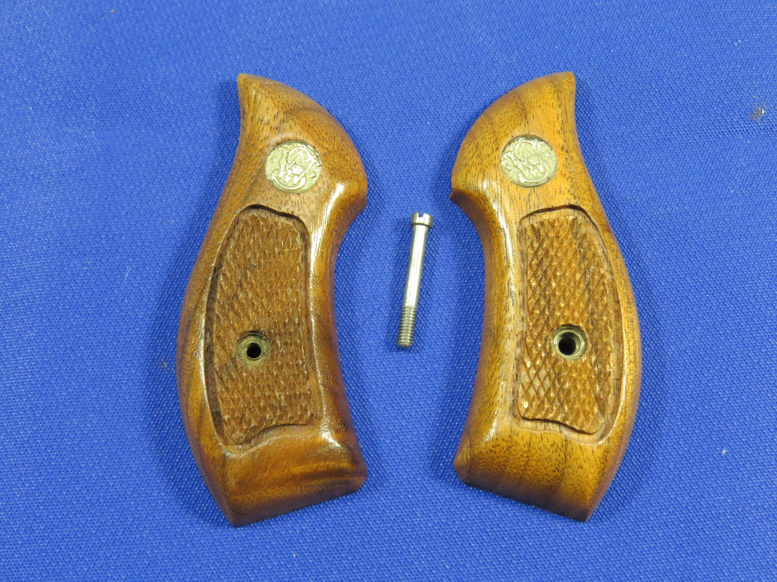 Holzgriffschalen Smith & Wesson Revolver J – obrázek 1