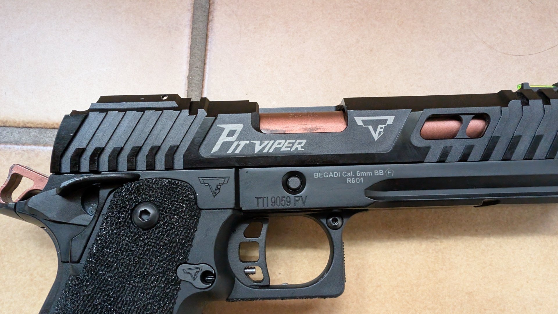 TTI Pit Viper (R601) HiCapa GBB – Bild 3