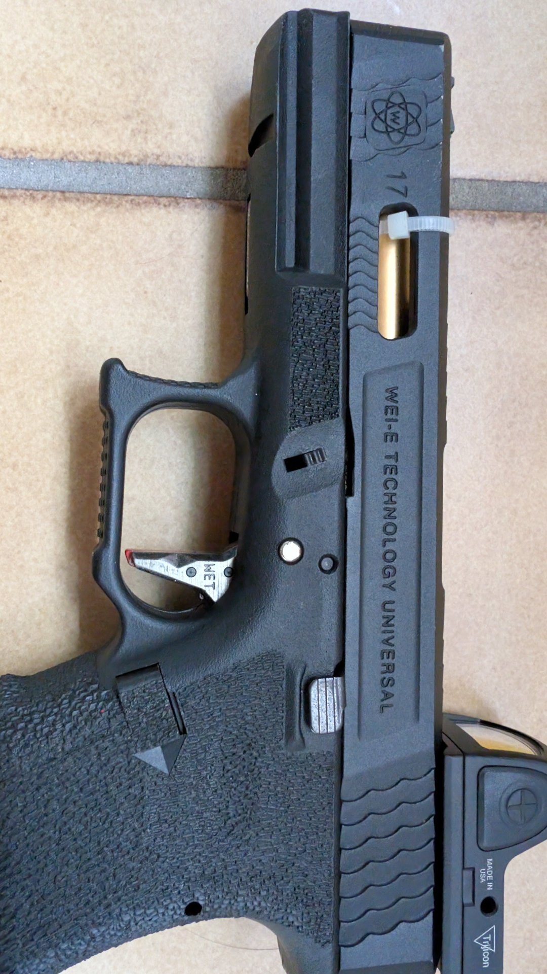 WE G17 – image 2