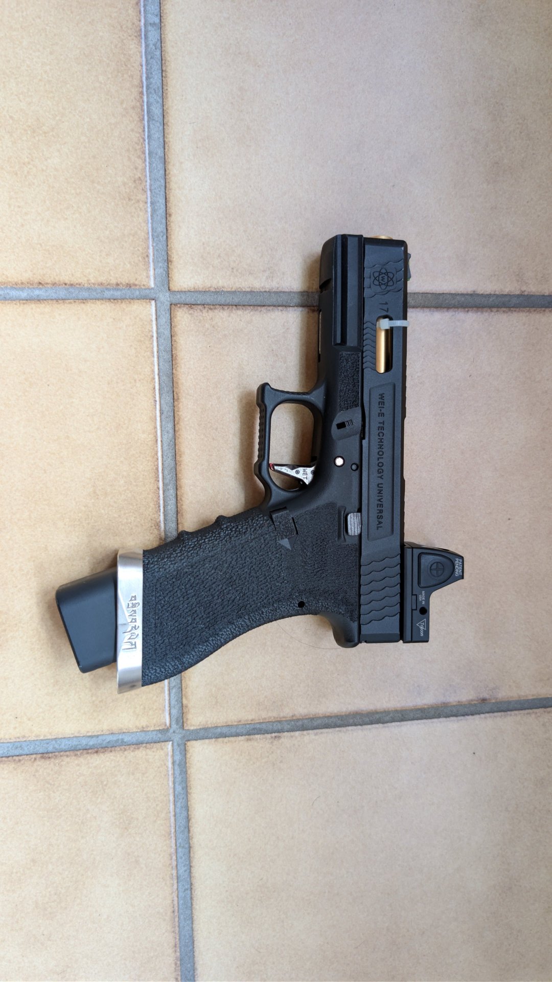 WE G17 – image 1