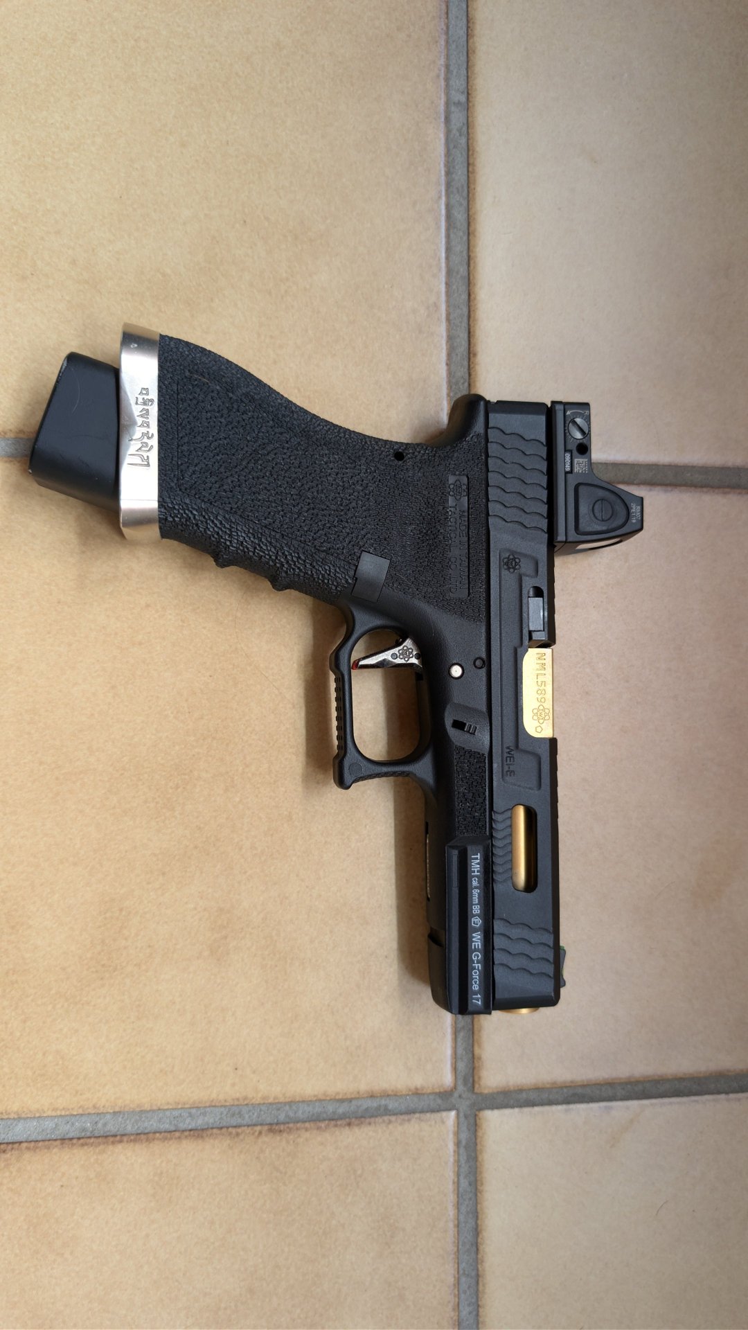 WE G17 – image 3