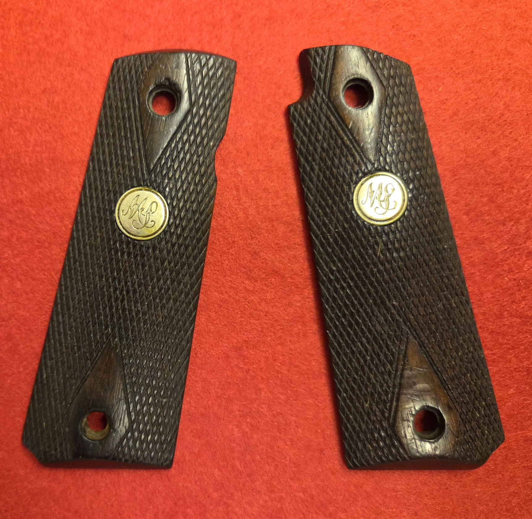 Rosenholz Griffschalen für Colt 1911 und baugleiche, gebraucht. – Bild 1