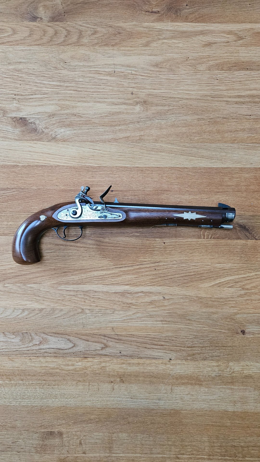 Pistole Pedersoli Kentucky silver cal.45 – Bild 1
