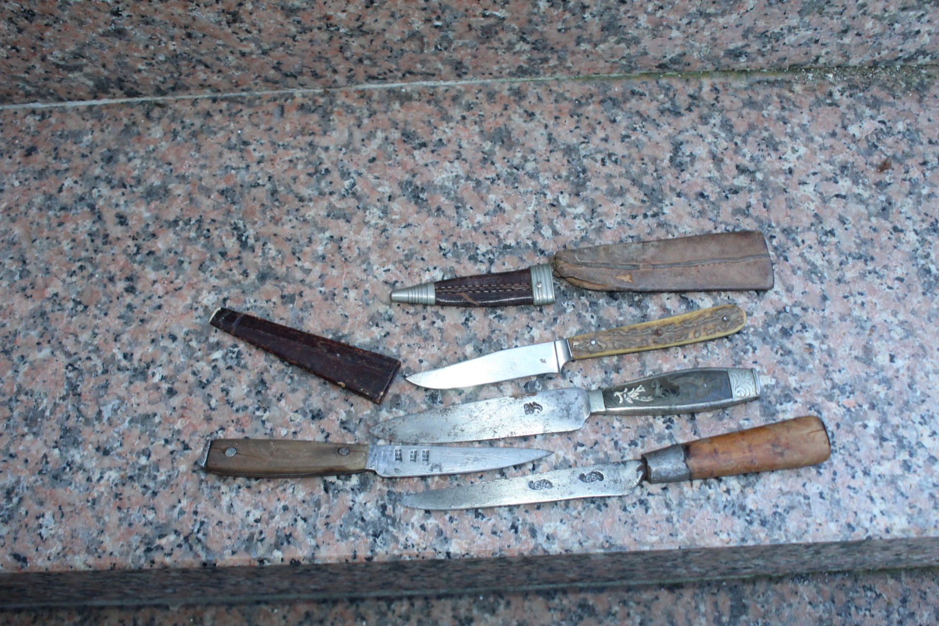 4 antike MESSER URALT gemarkt VIER ALTE MESSER JAGDMESSER – Bild 3