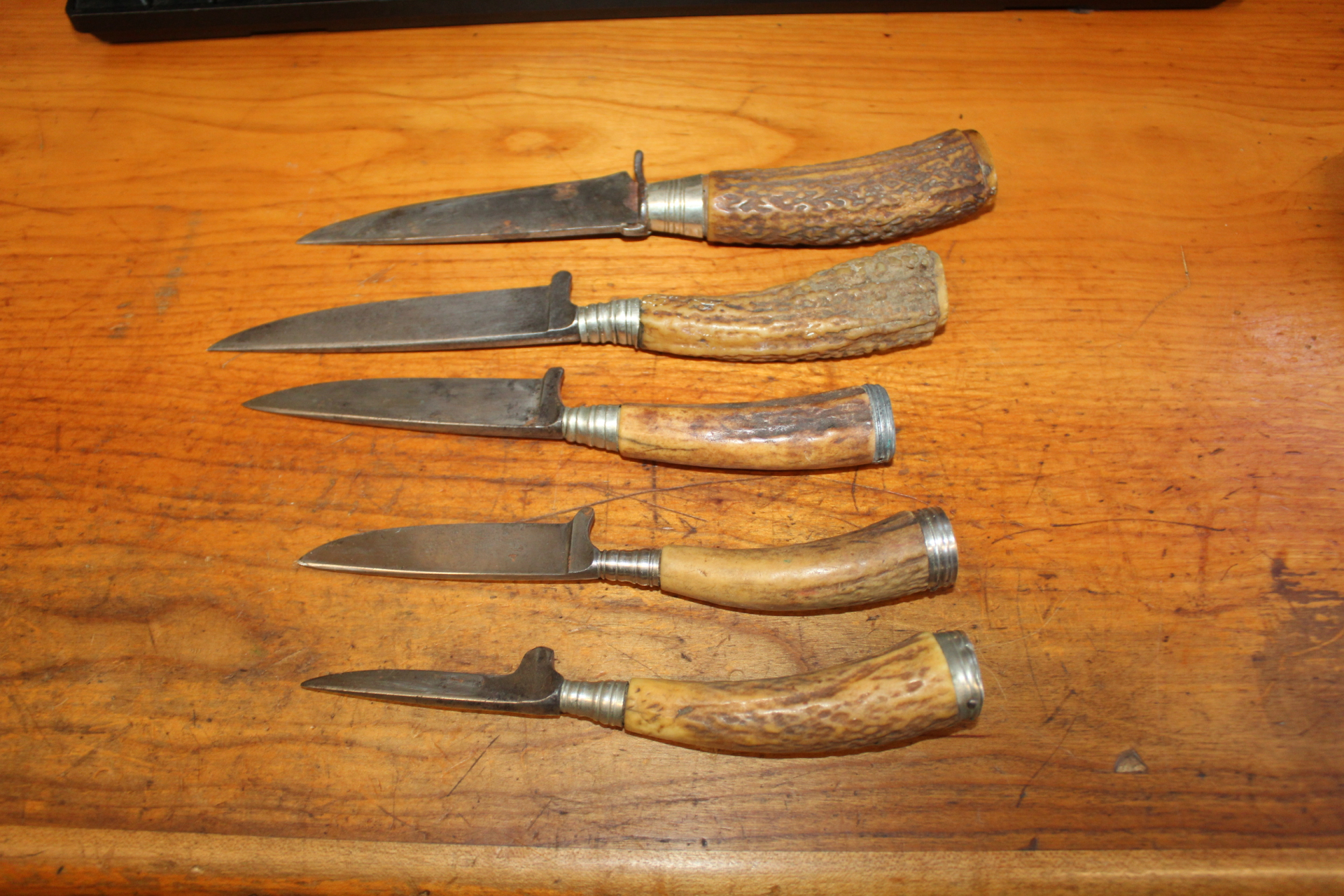 5 JAGDMESSER + TRACHTENMESSER URALT 5 JAGDMESSER – Bild 2