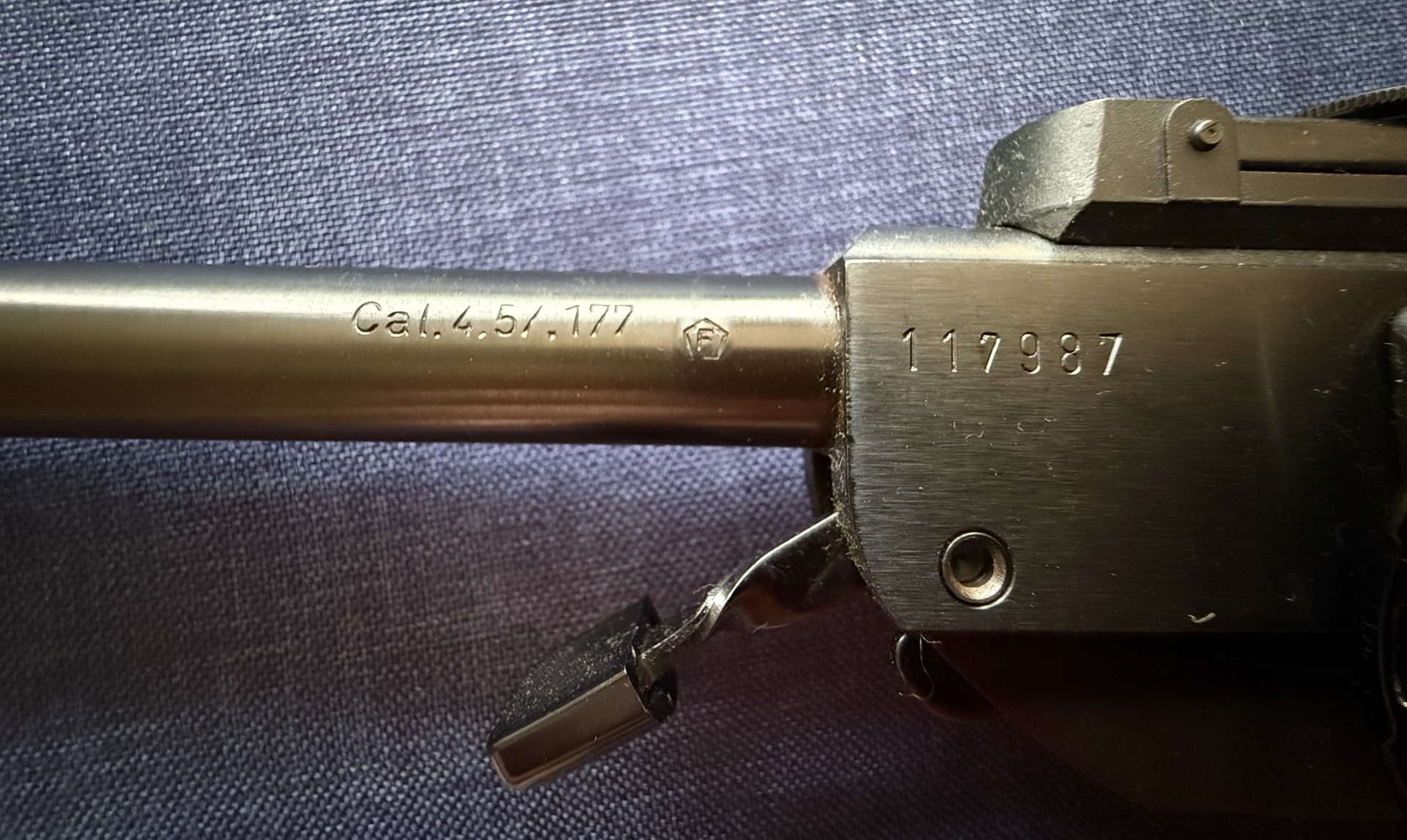 Nagelneues Anschütz Mod. 335 Magnum, mit Tasche und Zielfernrohr – Bild 3