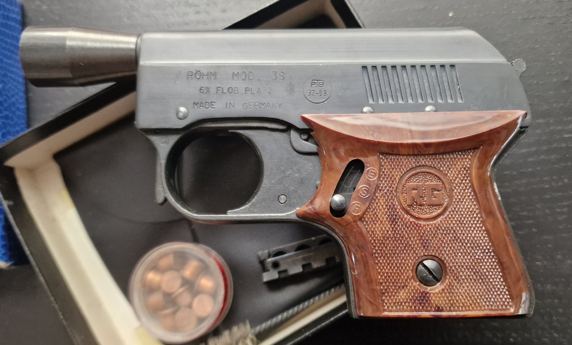 Röhm RG 3s Kal. 6mm Flobert Platz – Komplettset in OVP mit Zubehör & Munition – Sammlerzustand! – Bild 2