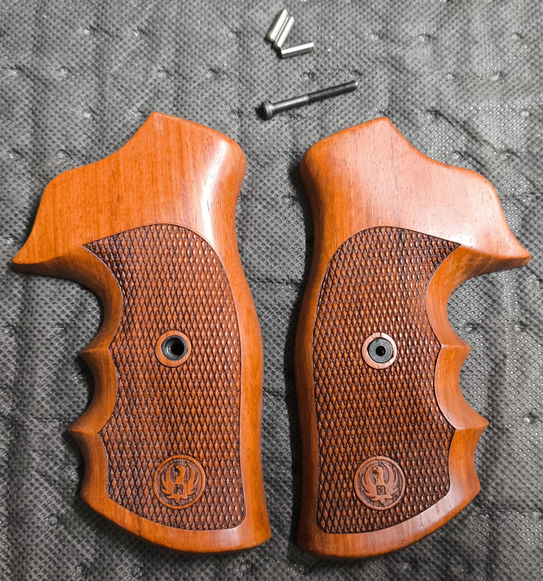 Ruger GP100 Griffschalen von Feelsgoodgrips – Bild 4
